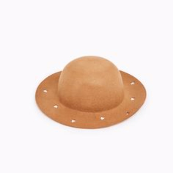 Zara Other - Zara girls camel color hat.